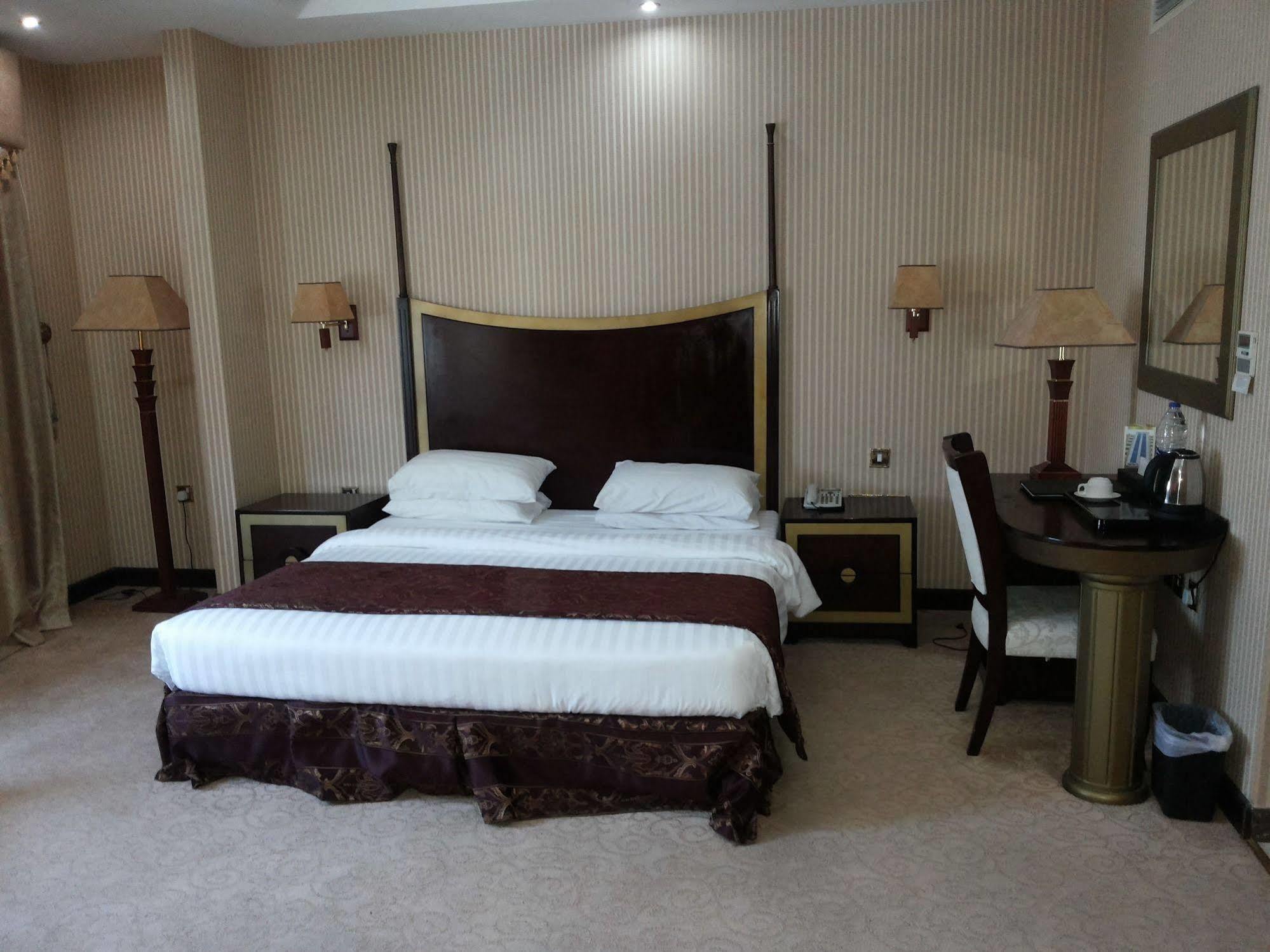 Tourist Hotel Doha Kültér fotó