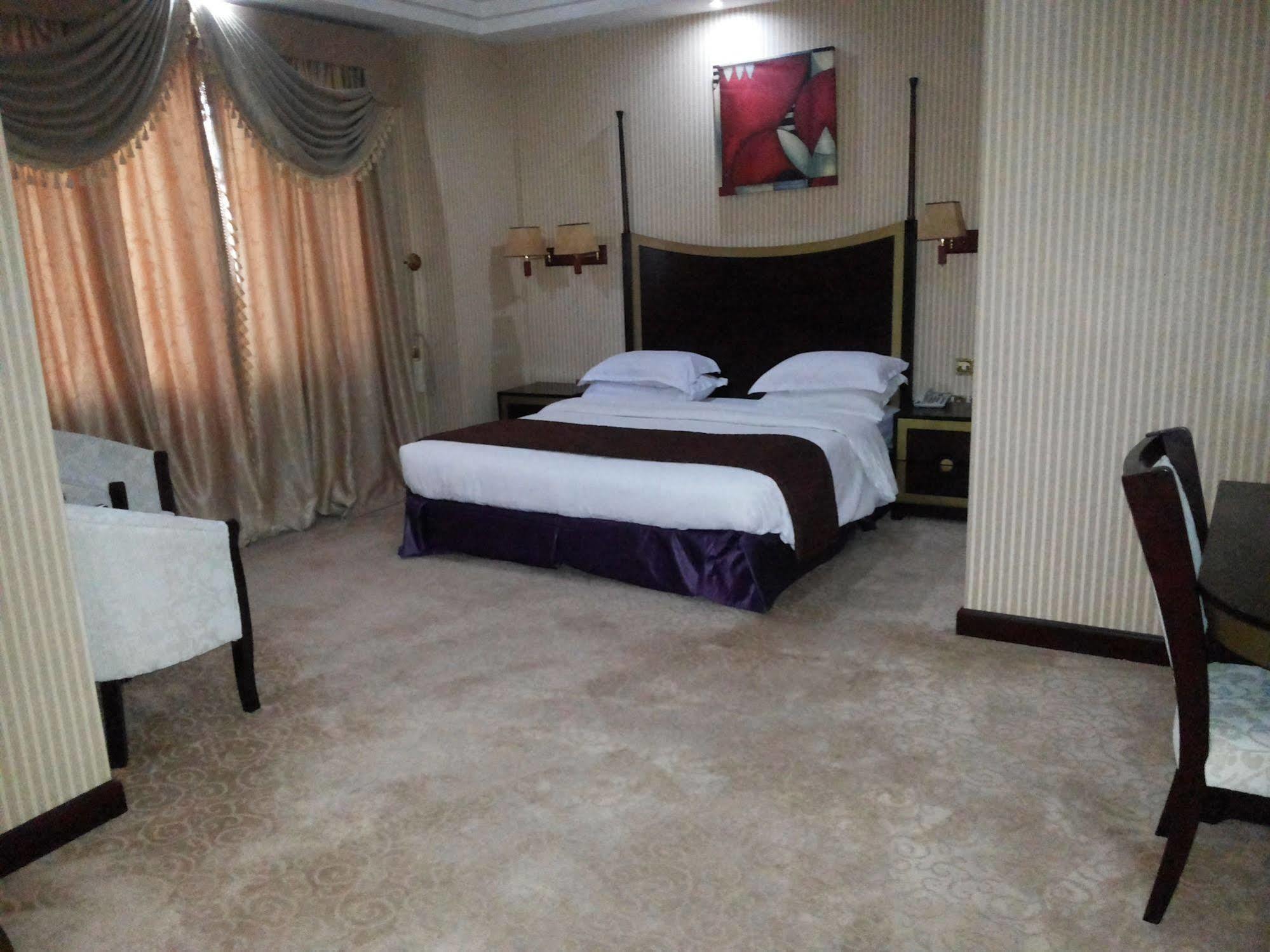 Tourist Hotel Doha Kültér fotó